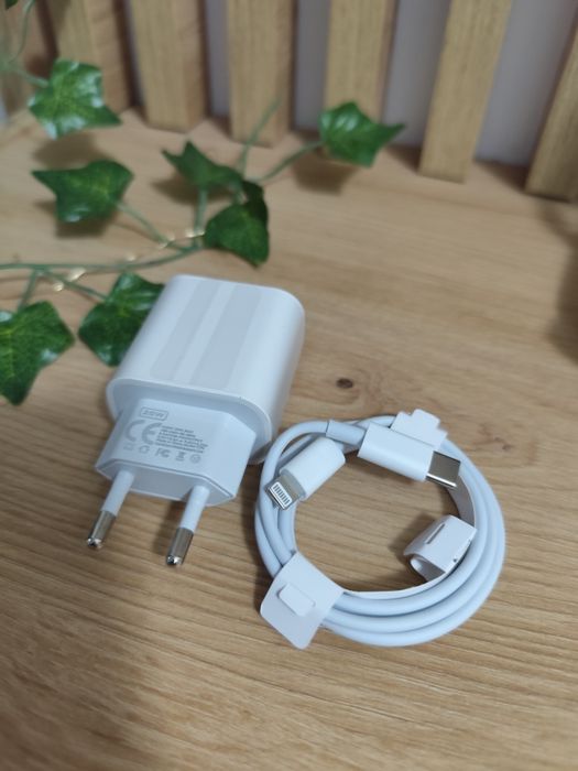 NOU Cablu 1m lightning + adaptor 20W priza iPhone
