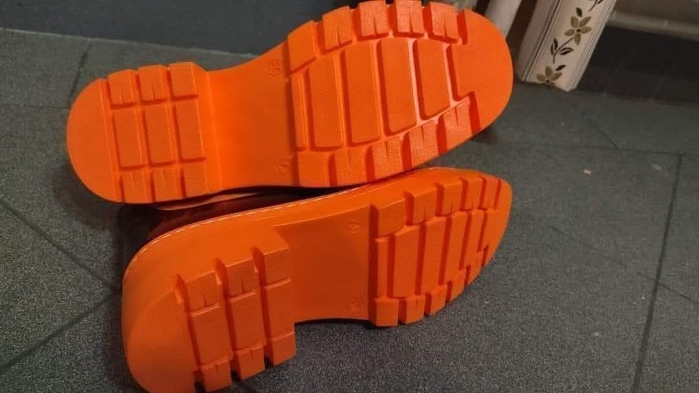 Обувки с мека подметка, всекидневни.Нови !