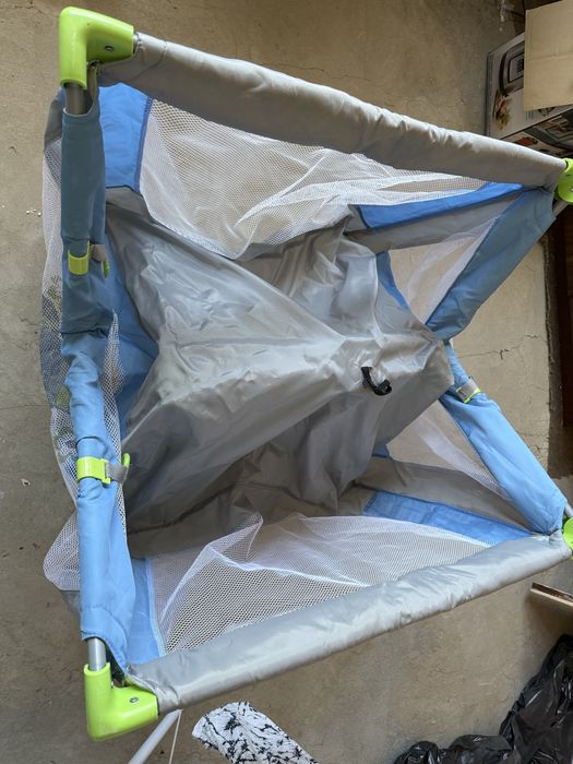 Детска синя сгъваема кошарка