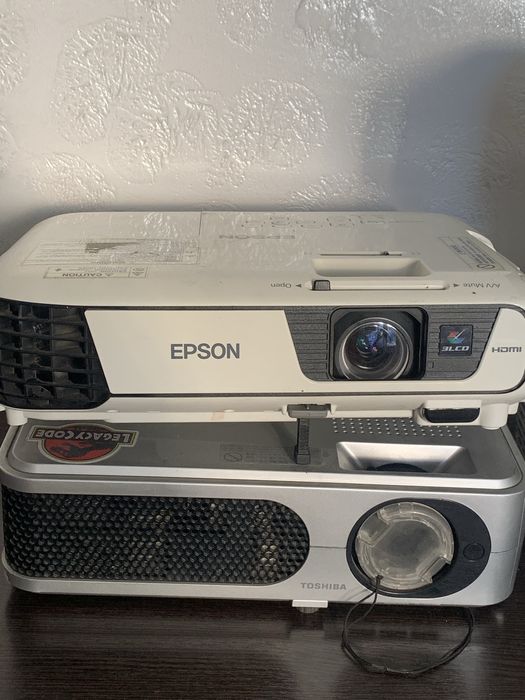 Продам проекторы разные