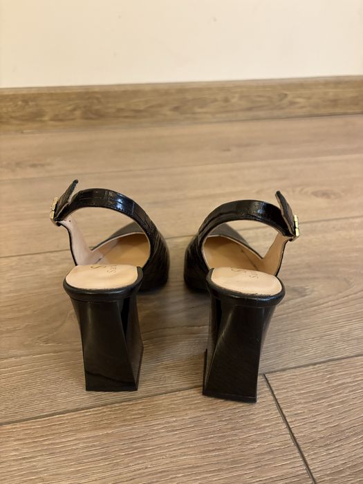 Елегантни дамски обувки Sara Pen