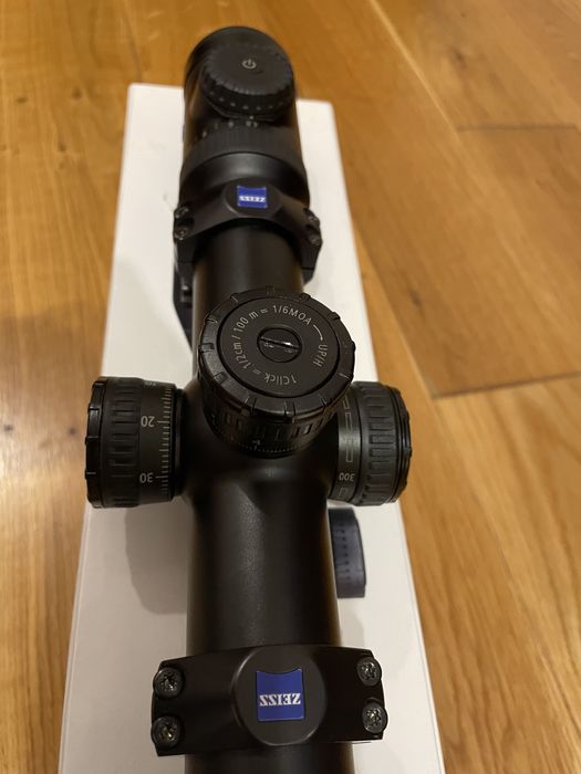 Lunetă zeiss victory v8