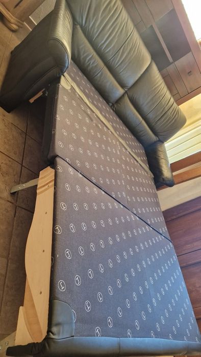 Canapea extensibilă din piele