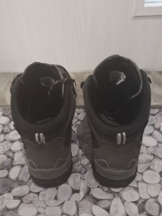 Продавам зимни боти за туризъм и сняг