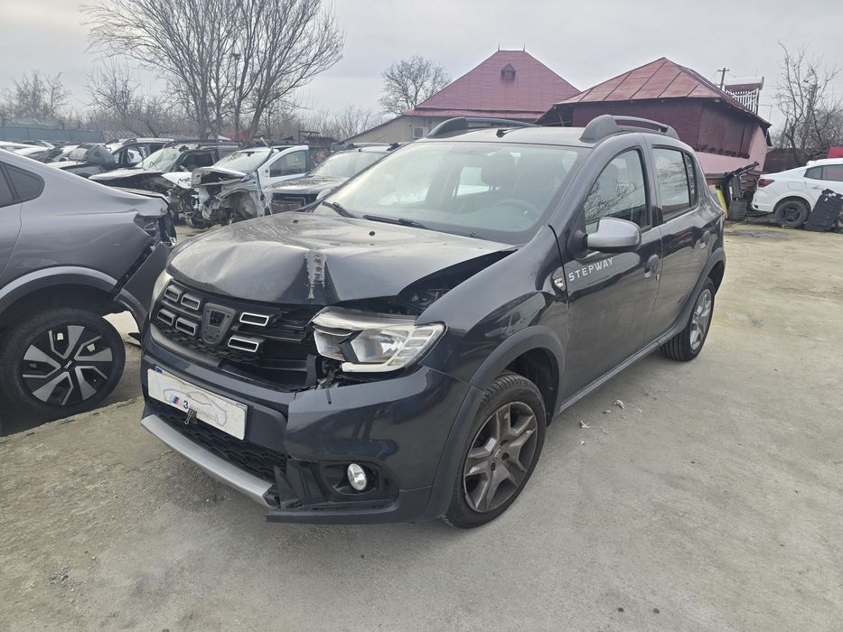 DACIA Sandero Stewpay la cheie 2018 0.9 TCE 80.000 km  Avariat  Lovit