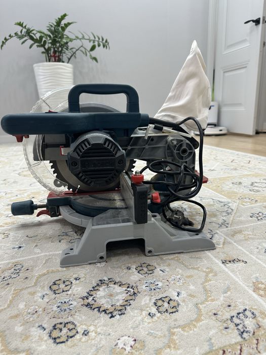 торцовочная пила Bosch GCM 216