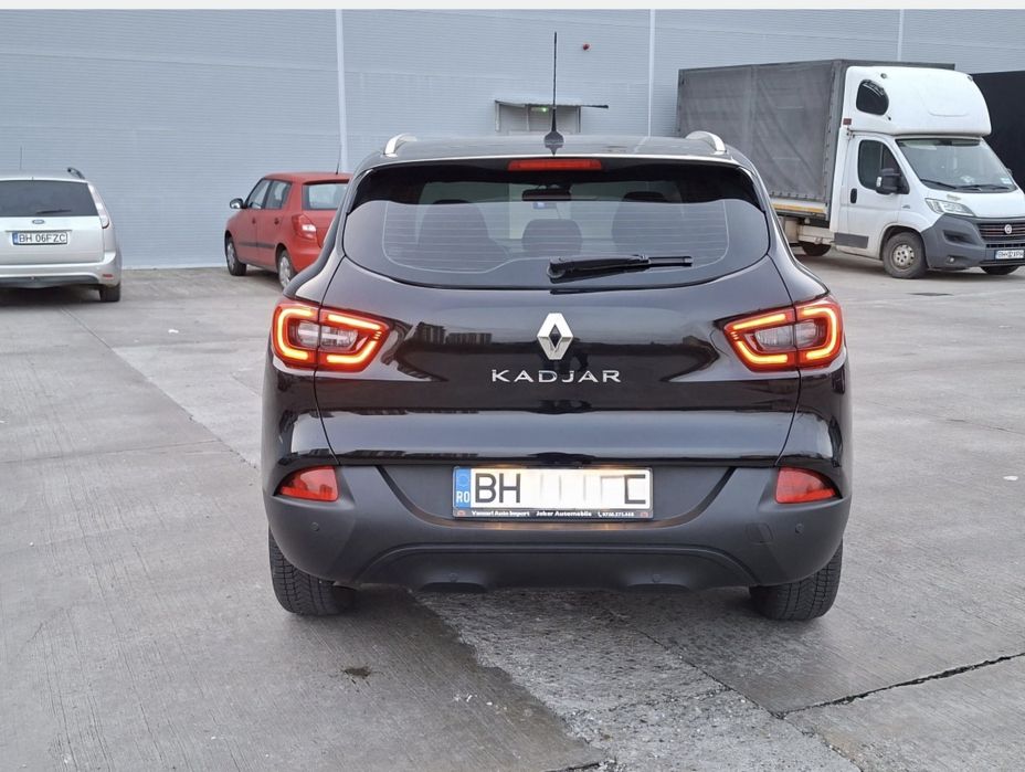 -Vând Renault Kadjar 1.33 benzină cu 52.000 km și Garanție-