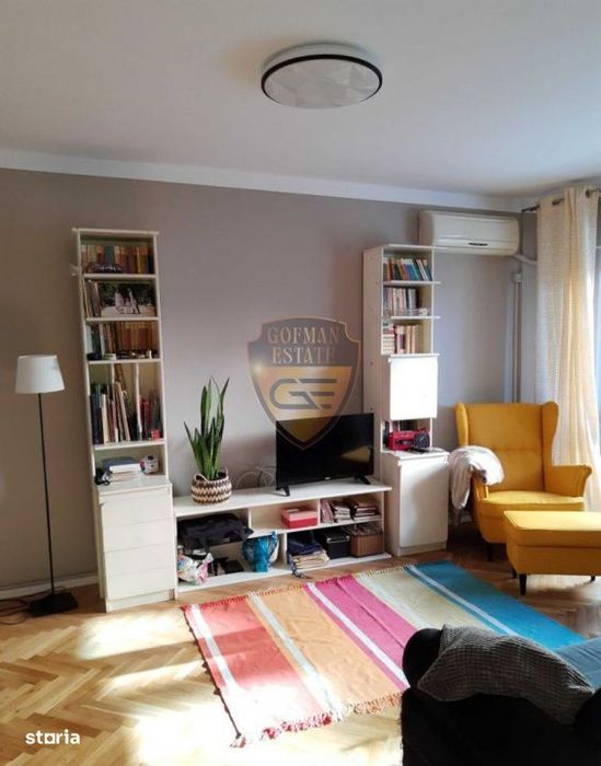 3 camere, Ultracentral la 200 m de plaja ,balcon,  jardiniera, renovat
