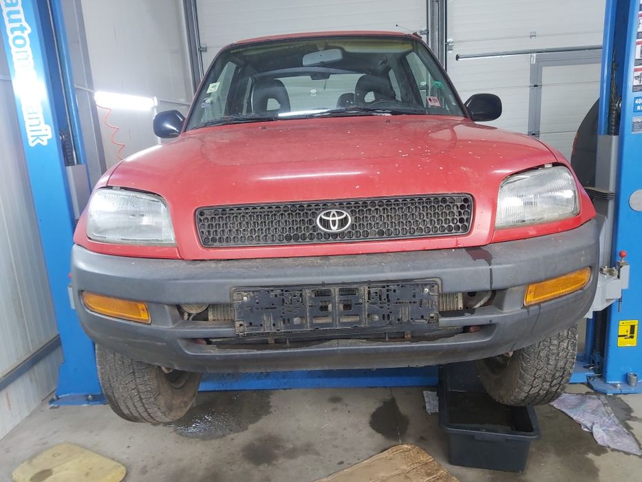 Тойота Рав 4 2.0 I 128 к.с 2000 година