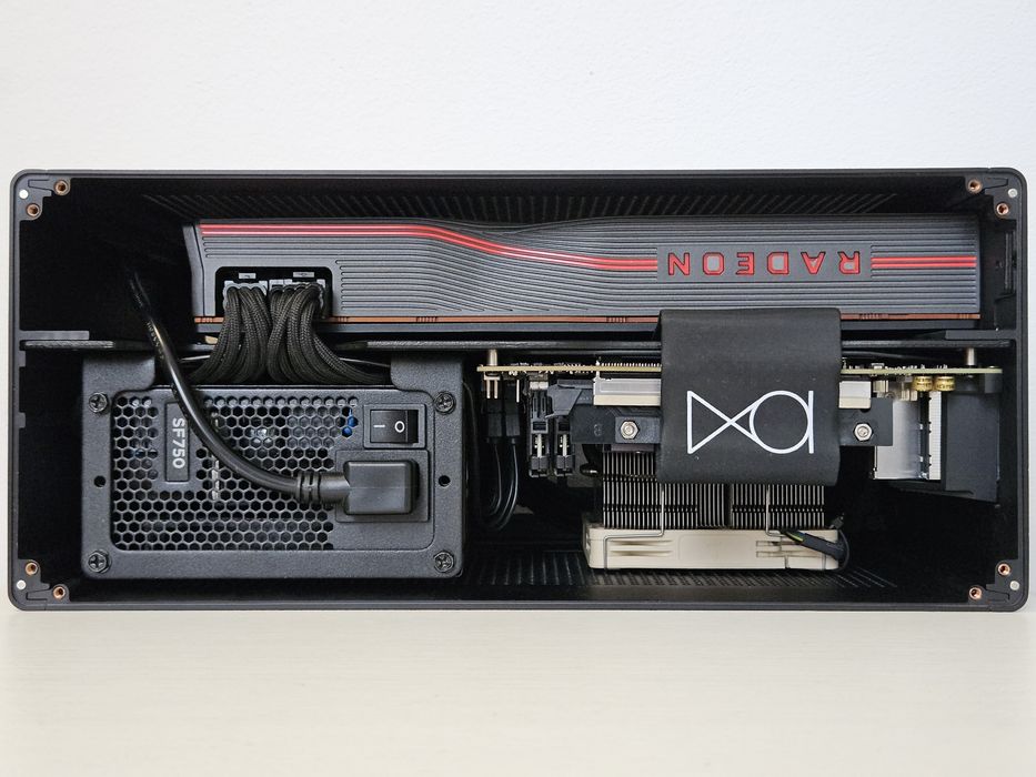 Unitate PC mITX AMD 3700x Placa Video 5700XT 32GB DDR4 3200