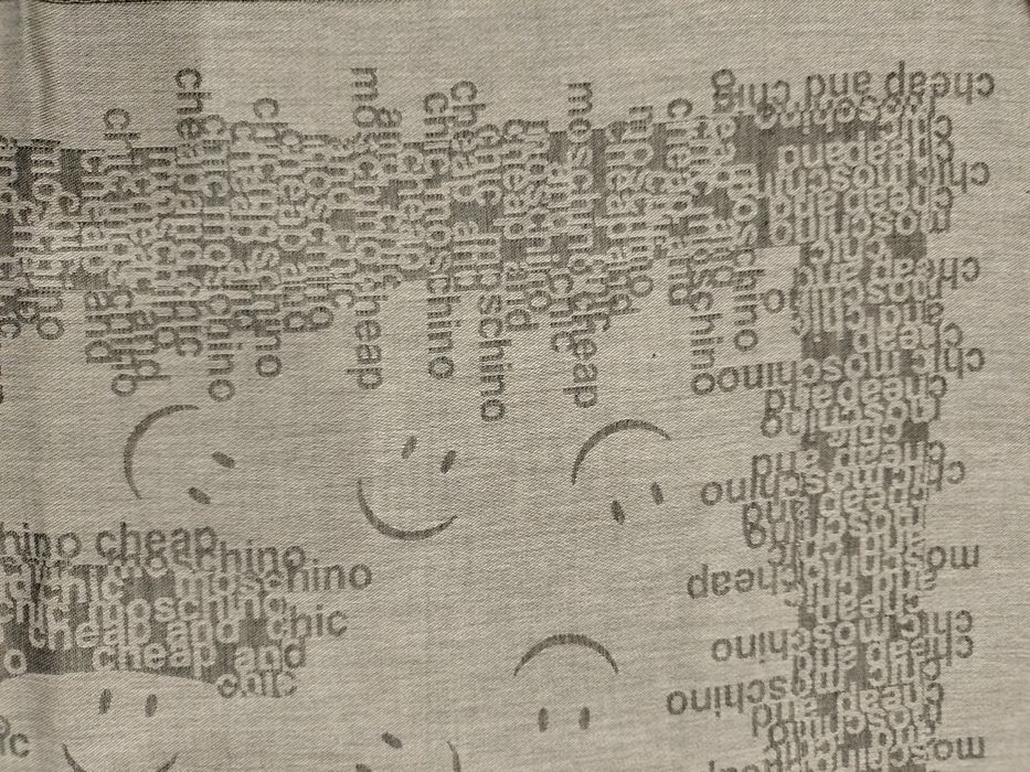 Шарф вискоза от MOSCHINO