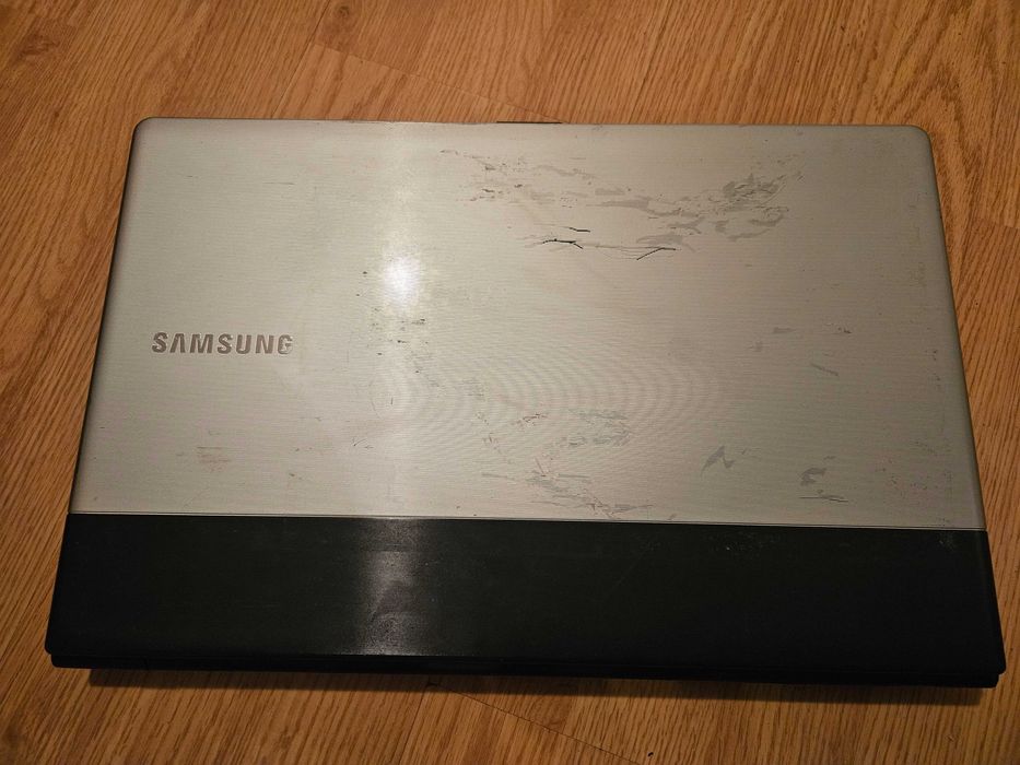 Vand laptop de buget,pentru nepretentiosi