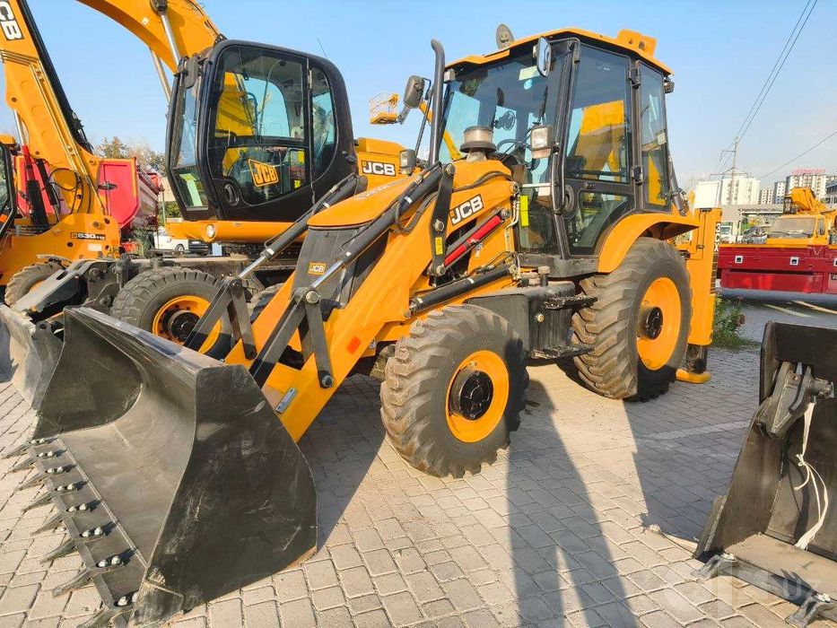Экскаватор-погрузчик JCB 3CX ECO