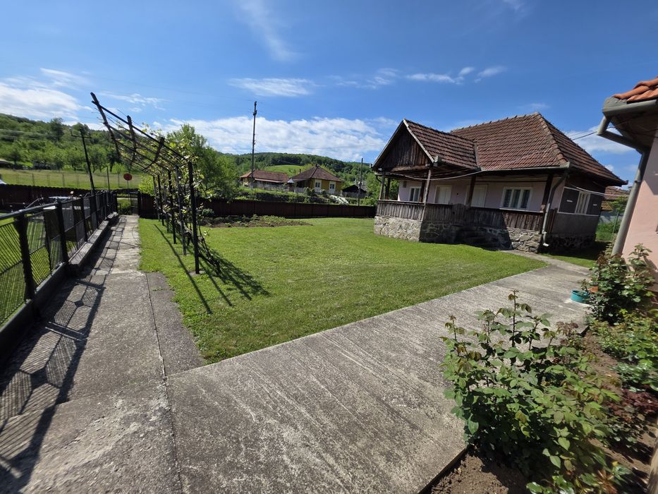 Casa+Gospodarie completa de vanzare