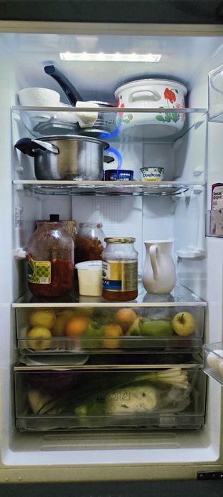 Холодилник сатылады