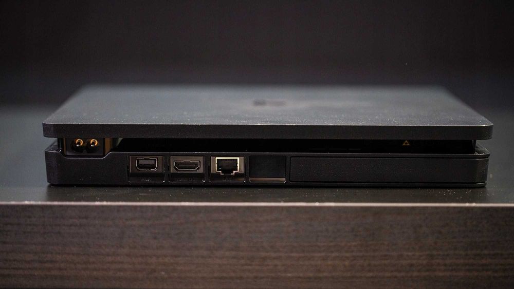 PlayStation 4 Slim 500GB/PS4/ПС4/Плейстейшън 4 + 1 Джойстик + 2 Игри + 1 Година Гаранция