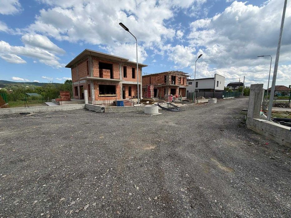 Case de Vanzare  STRADA VISINA