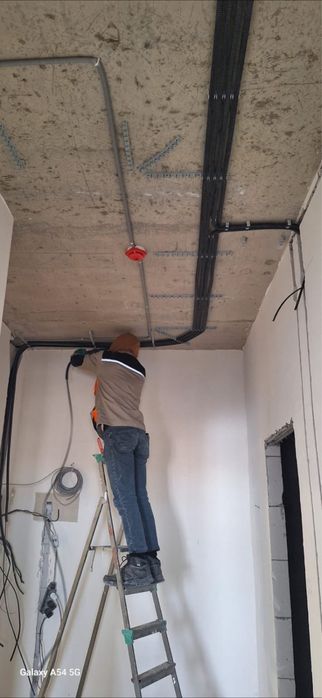 Электрик электомонтажник