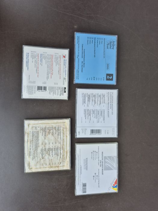Vând lot 15  CD,muzica clasica compozitor celebru Mozart