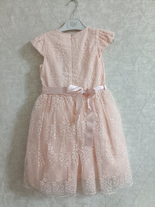 Платья нарядные для девочек 3 штуки