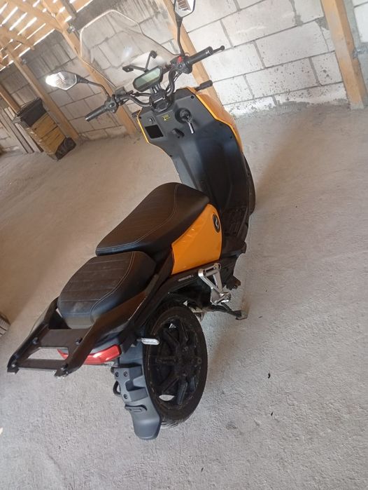 Scuter electric VMOTO