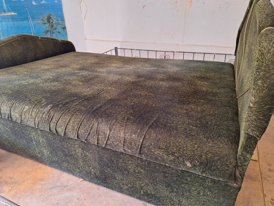 Спальный кровать