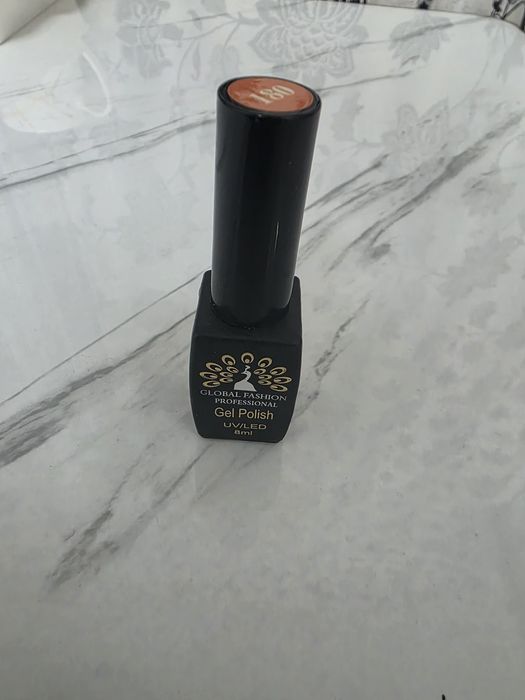 Oja semipermanenta Black Elite, Global Fashion 8 ml, Galben 180 46 buc LICHIDARE STOC  349 Ron