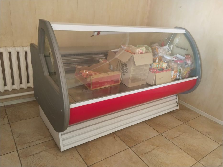 Холодильник срочно продаётся