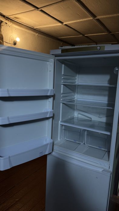 Холодильник indezit