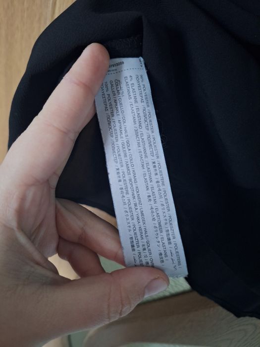 Tricou/Bluza neagră elegantă, marimea M