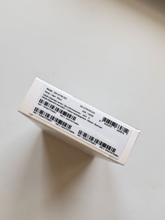 Samsung A17 yengi- qora rang