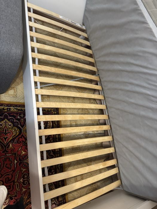 Продаем б/у кровать