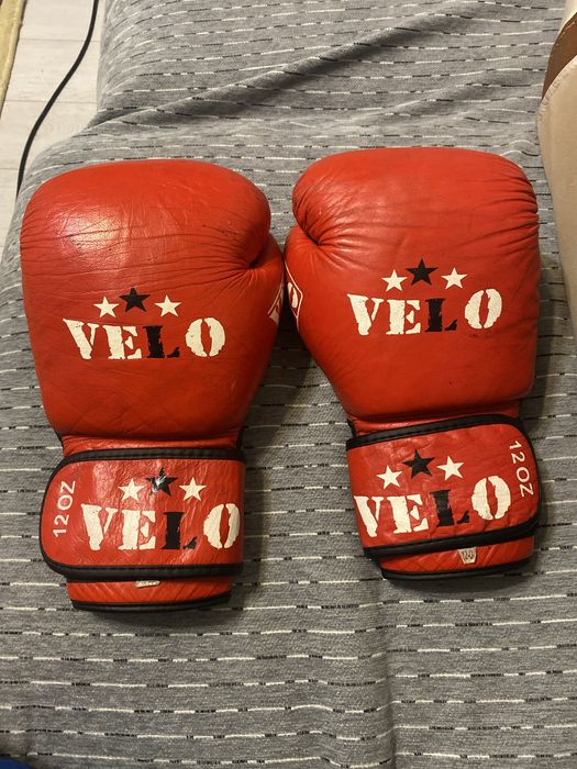 Продам перчатки для бокса