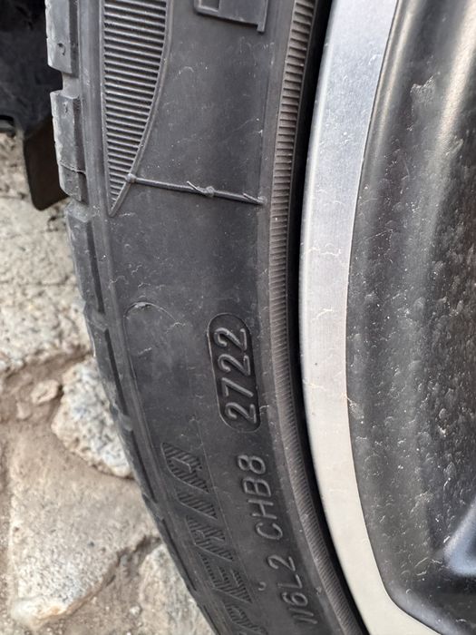 Vand 8 anvelope VARA+IARNA 225.40.18