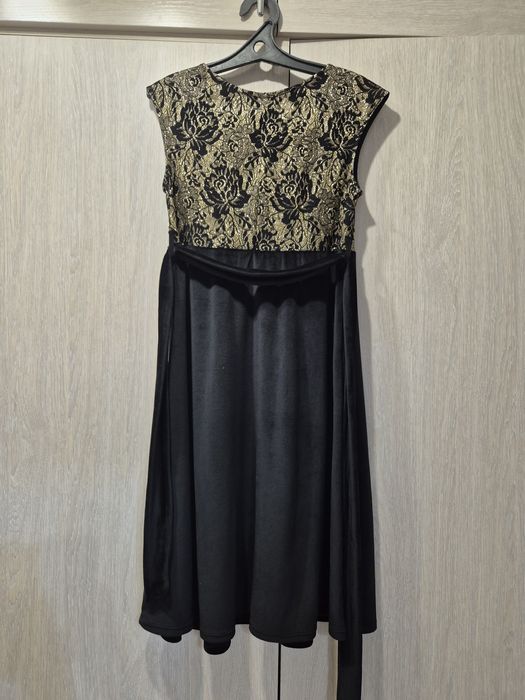 Продам платье женское