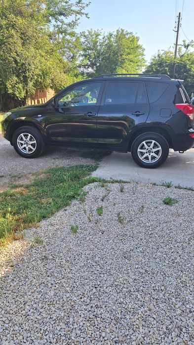 Джип Тойота RAV 4