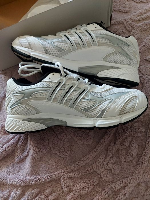 маратонки Adidas 47
