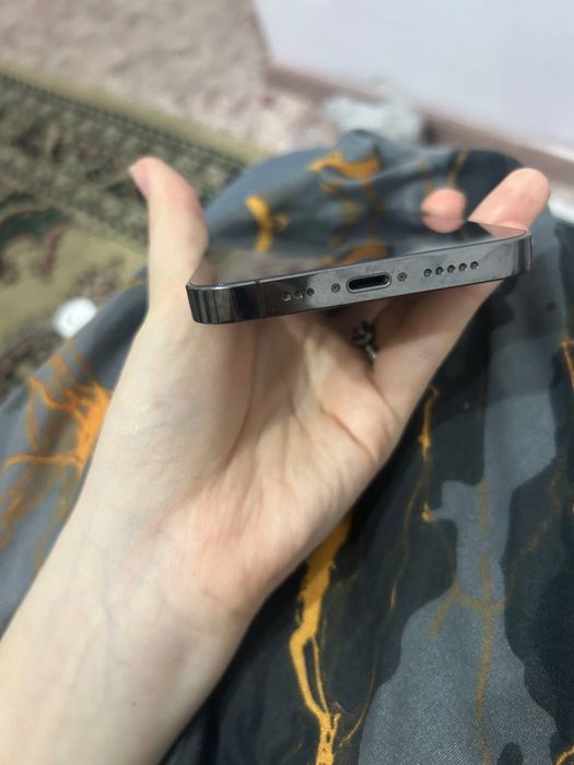 Продам Айфон 13 про