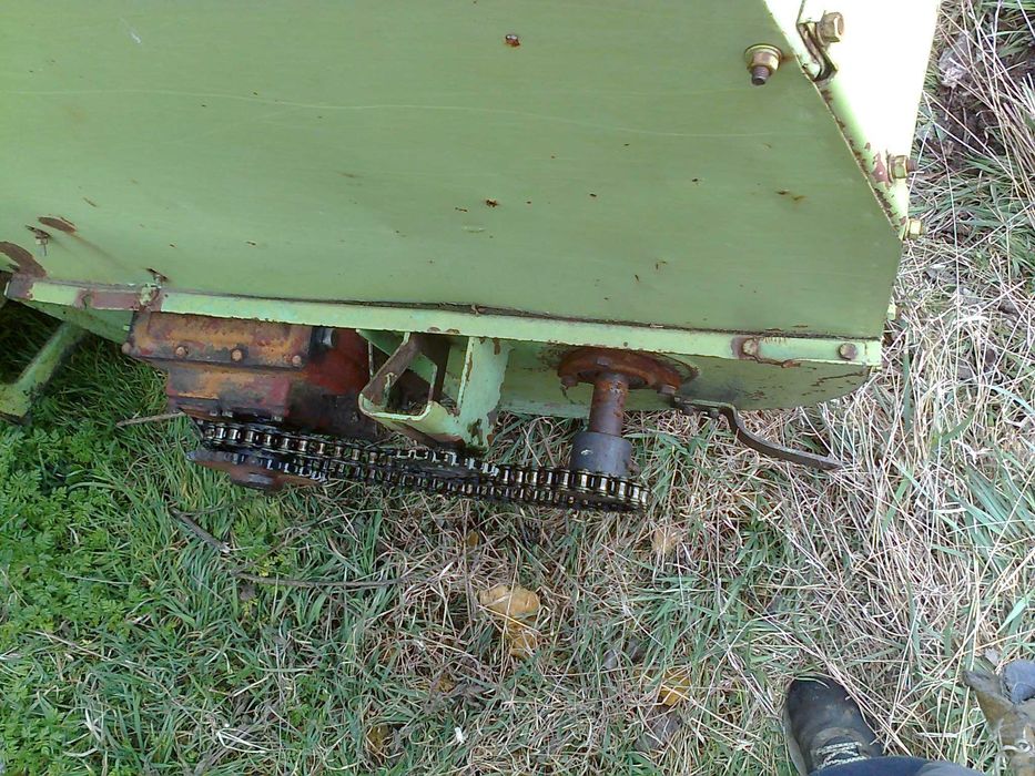 Хедер за царевица и слънчоглед за Claas и  John Deere, Косачка Е302