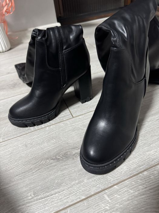 Черни Ботуши.