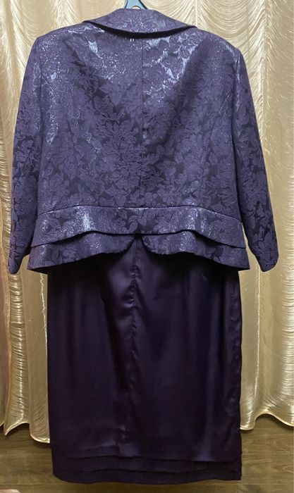 Продам костюм