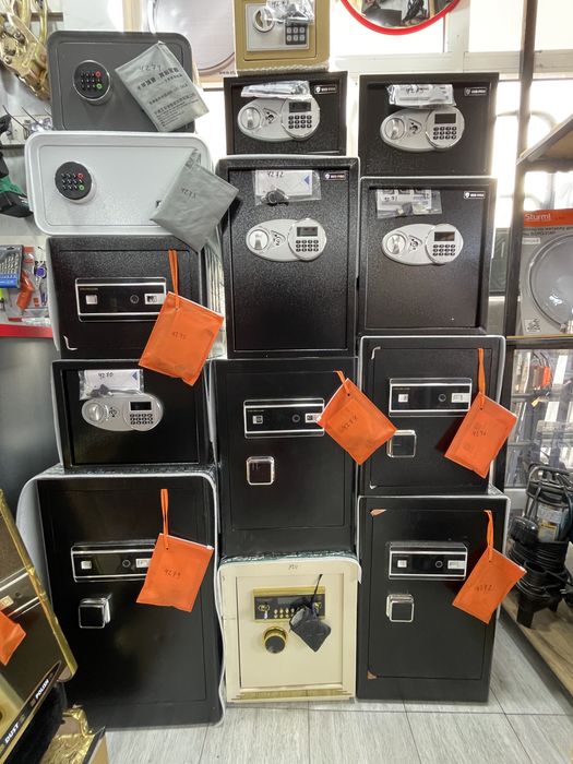 Сейф код кнопка 17x23x17