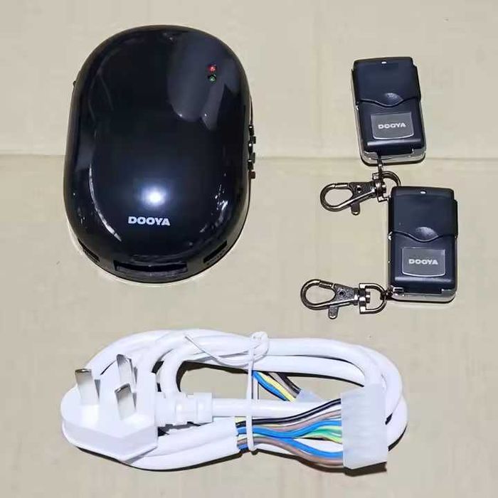 Пульт для рольставни и ворот Mosel Dooya