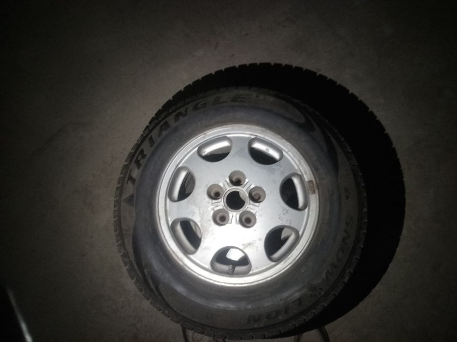 Шины с дисками в хорошем состоянии 205\70/15