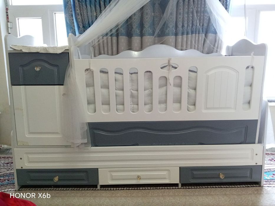 0 yoshdan 3-4 yoshgacha bolgan bolalar uchun  karavot