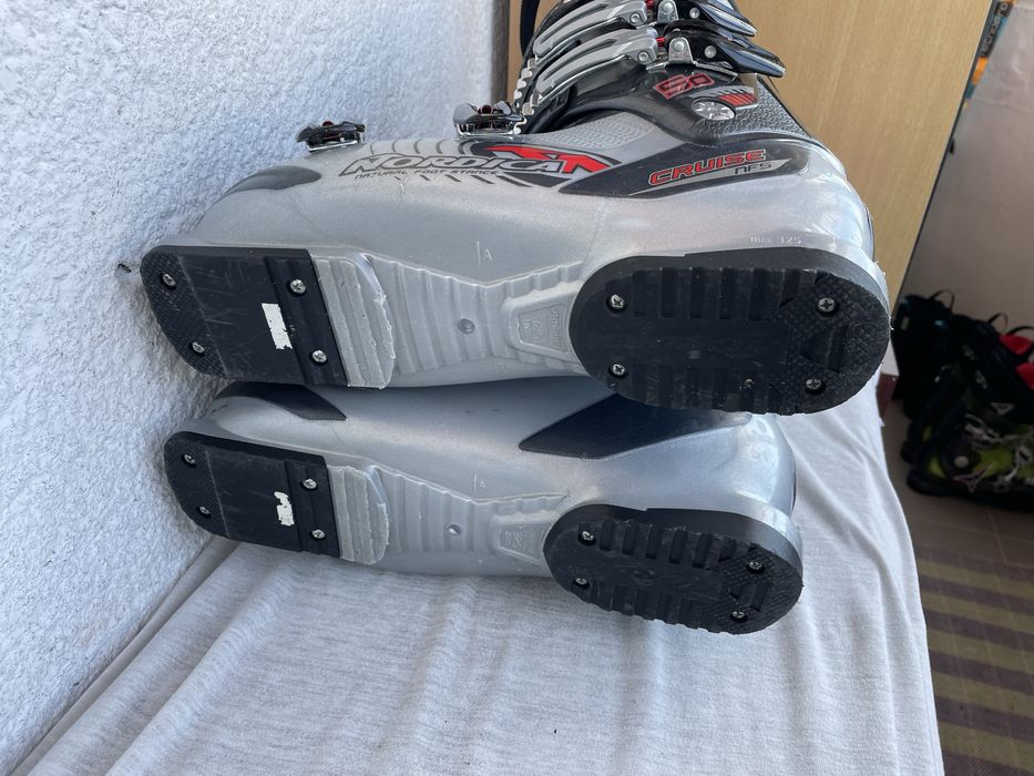 Clapari schiuri marime 28 nr 43 nordica cruise