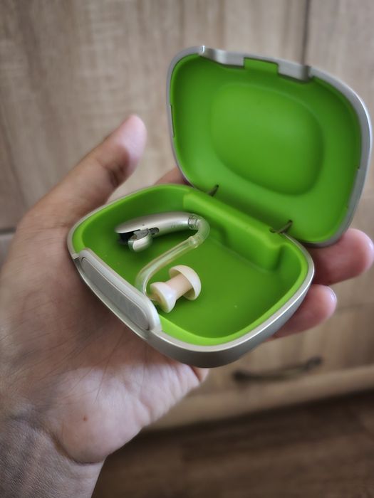 Продам слуховой аппарат