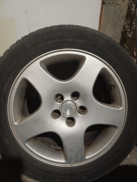 205/55R16 Good Year гуми с джанти