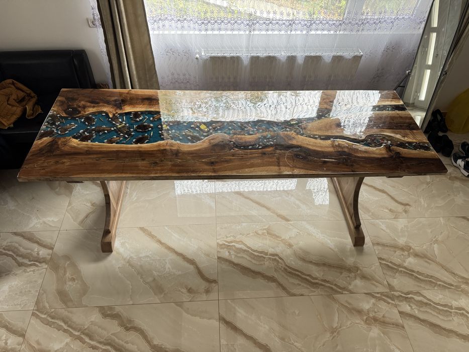 Vand masa, blat de nuc si rasina epoxidica