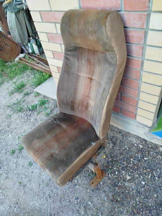 Продам шторка багажника универсальная